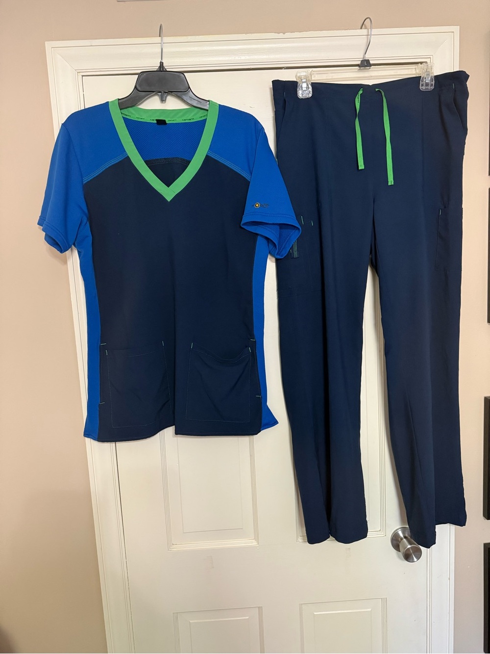 Carhartt Scrubs - L